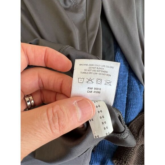 Under Armour gray lightweight athletic hoodie with thumbholes M - Picture 3 of 5